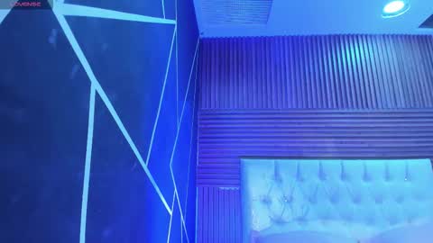 Zarina Waynne online show from March 2026 01:03:02 PM