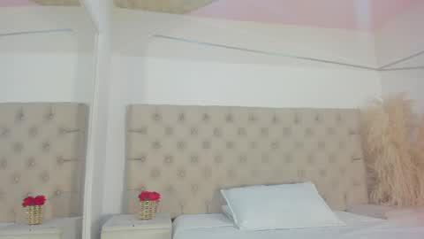 Snapshot of zarinawynne chatting on May 2026 01:16:02 PM Zarina Waynne online show from May 2026 01:16:02 PM