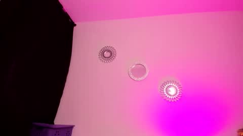 Zaritha Li online show from November 2025 10:26:02 AM