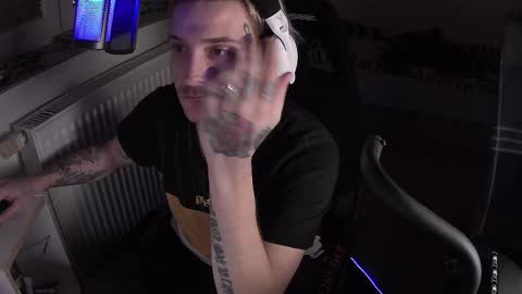 Snapshot of zeddazed1992 chatting on February 2025 08:00:01 PM NaughtyOone online show from February 2025 08:00:01 PM