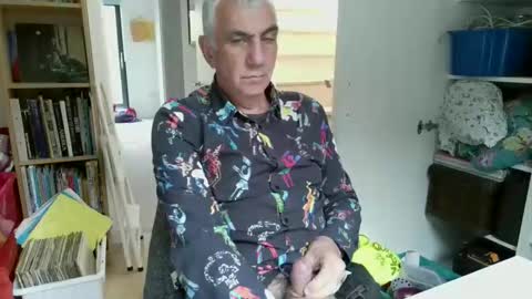 zeep16 online show from October 2025 12:17:01 PM