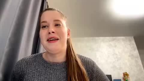 Snapshot of zenacusatis chatting on February 2026 03:18:02 PM Sindy online show from February 2026 03:18:02 PM