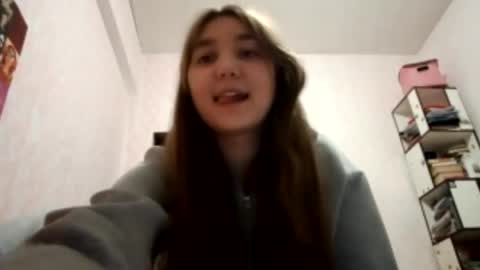 Snapshot of zeniabrossoit chatting on April 2026 03:28:02 PM zeniabrossoit online show from April 2026 03:28:02 PM