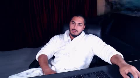 zenobaro online show from October 2025 07:56:01 PM
