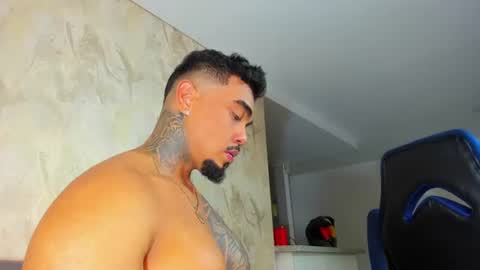 Snapshot of zeus_strong93 chatting on June 2026 11:29:01 PM zeus strong online show from June 2026 11:29:01 PM