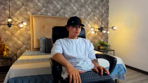 zeus online show from December 2024 06:04:02 PM