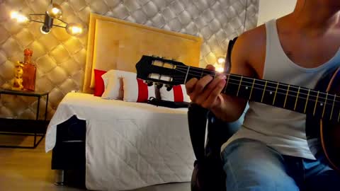 zeus online show from January 2025 06:54:02 PM