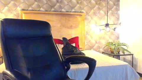 zeus online show from January 2025 12:06:02 PM