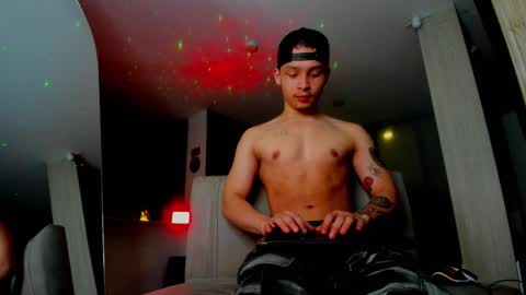 zeus online show from December 2025 04:32:01 AM