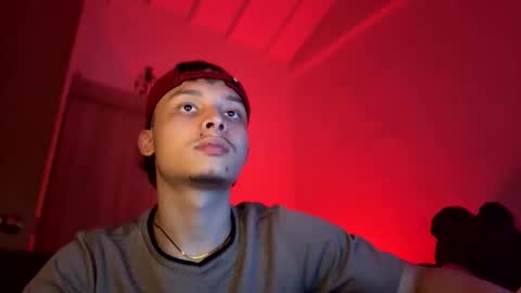 Snapshot of zeusjeff chatting on May 2026 10:44:02 PM zeus online show from May 2026 10:44:02 PM