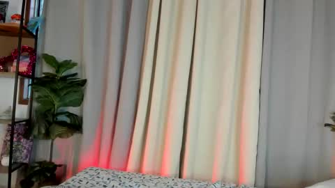 Snapshot of zhafiro_ chatting on February 2026 05:20:01 PM Zhafi online show from February 2026 05:20:01 PM