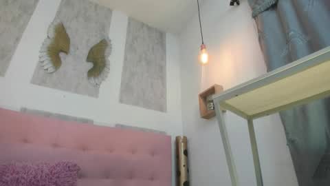 ZHAMIRA  ANDRES online show from December 2025 12:06:01 AM