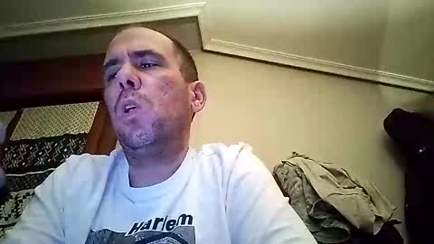 zigor13 online show from April 2026 06:35:01 PM