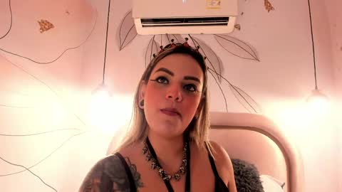 zihaadams_ online show from June 2026 09:49:01 PM