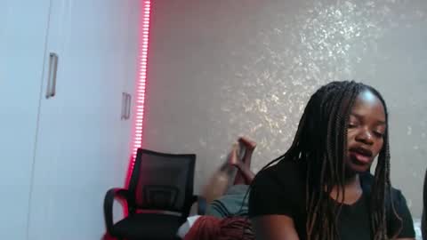 Zinadine online show from February 2026 07:51:01 PM