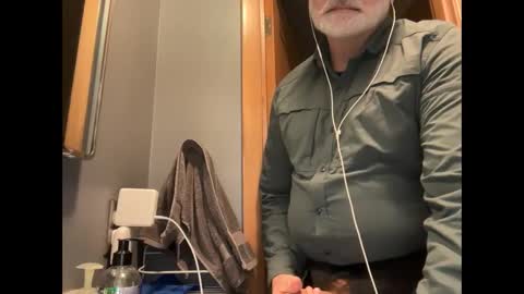 Snapshot of zinger283069 chatting on January 2025 10:11:02 PM zinger283069 online show from January 2025 10:11:02 PM