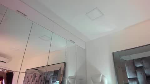 Snapshot of zinnia_mosley chatting on November 2025 11:31:01 AM Nia online show from November 2025 11:31:01 AM