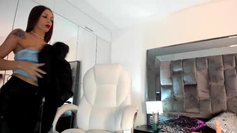 Snapshot of zinnia_mosley chatting on November 2025 11:33:02 AM Nia online show from November 2025 11:33:02 AM