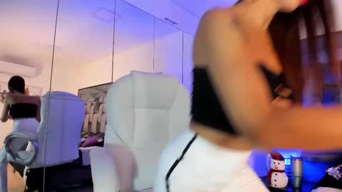 Snapshot of zinnia_mosley chatting on December 2025 11:37:01 AM Nia online show from December 2025 11:37:01 AM