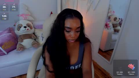 Snapshot of zobe_love chatting on December 2024 12:04:01 AM Zobe Love online show from December 2024 12:04:01 AM