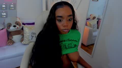 Snapshot of zobe_love chatting on January 2025 06:12:02 PM Zobe Love online show from January 2025 06:12:02 PM