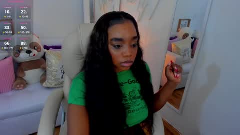 Snapshot of zobe_love chatting on January 2025 12:57:01 AM Zobe Love online show from January 2025 12:57:01 AM