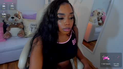 Snapshot of zobe_love chatting on February 2025 10:02:02 PM Zobe Love online show from February 2025 10:02:02 PM
