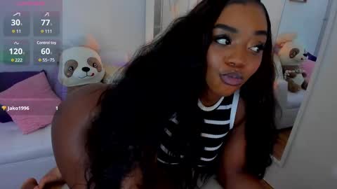 Snapshot of zobe_love chatting on February 2025 08:51:02 PM Zobe Love online show from February 2025 08:51:02 PM