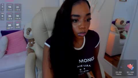 Snapshot of zobe_love chatting on March 2025 08:00:01 PM Zobe Love online show from March 2025 08:00:01 PM