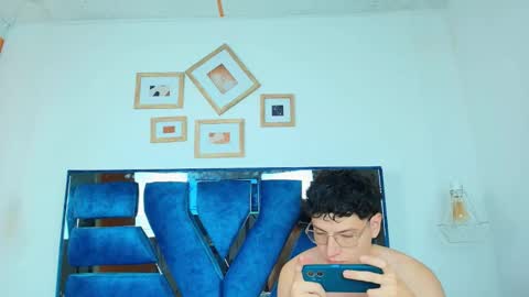 Zoe and dylan  online show from January 2026 12:44:02 PM