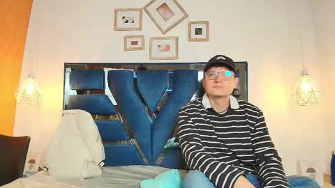 Zoe and dylan  online show from February 2026 12:25:01 PM