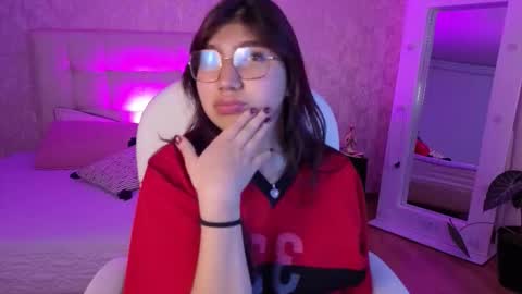 zoe  online show from October 2025 04:43:02 AM