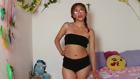 zoe_ch_ online show from October 2025 09:19:02 AM