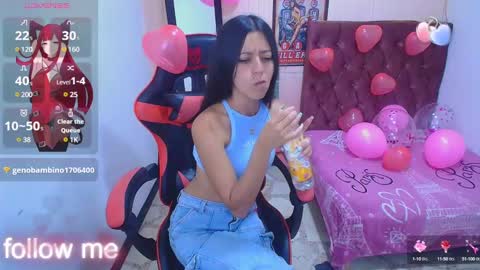 Z O E online show from February 2025 09:01:01 PM