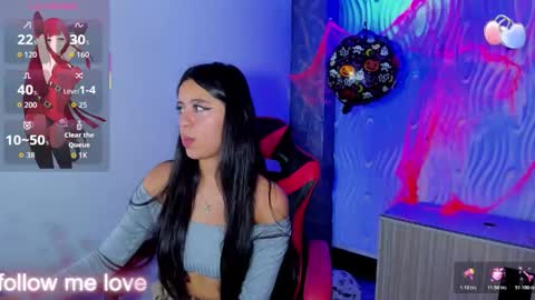 Z O E online show from November 2025 08:19:01 PM