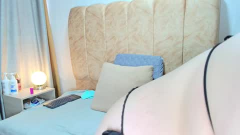 Zoe online show from November 2025 12:37:02 PM