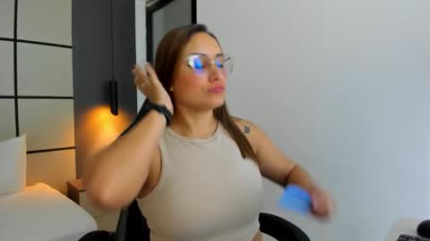 Zoe  online show from February 2026 12:37:01 PM