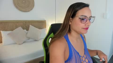 Snapshot of zoe_danae_ chatting on June 2026 12:29:02 PM Zoe online show from June 2026 12:29:02 PM