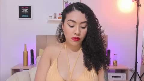 Zoe Gruber online show from November 2025 07:58:01 PM