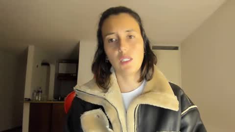 ZOE online show from February 2025 01:10:01 AM