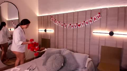 zoe_mhendez online show from February 2026 12:02:02 PM