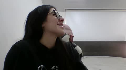 Zoe online show from November 2025 06:50:01 PM