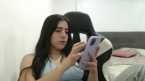 Snapshot of zoe_mill33r chatting on February 2026 05:50:02 AM Zoe online show from February 2026 05:50:02 AM