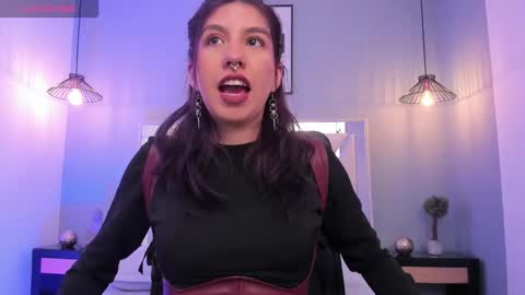 zoe_moreau online show from March 2026 07:53:01 PM