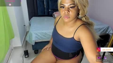 zoe_rosee4 online show from May 2026 10:49:02 PM