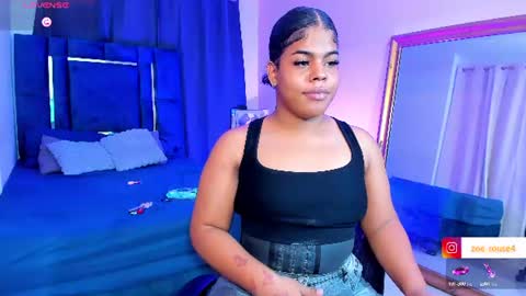 zoe_rosee4 online show from July 2026 07:01:02 AM
