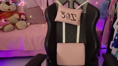 zoe_sullivan_ online show from June 2026 12:22:01 PM