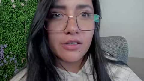 Zoe online show from October 2025 04:02:02 AM