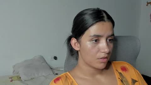 Snapshot of zoe_wattson chatting on May 2026 12:17:01 AM Zoe online show from May 2026 12:17:01 AM