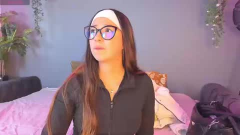 Zoe online show from September 2025 08:10:01 PM